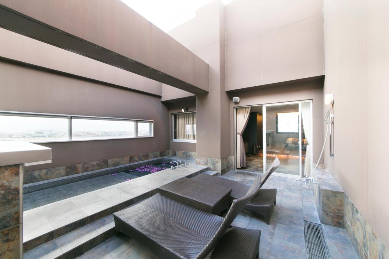 Hotel Lotus Toyonaka (Adults Only) Exterior photo