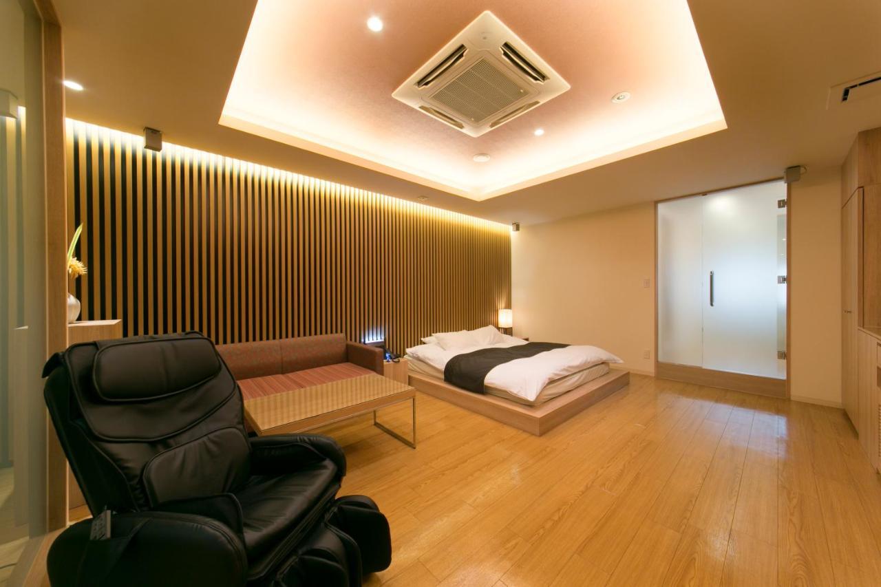 Hotel Lotus Toyonaka (Adults Only) Exterior photo