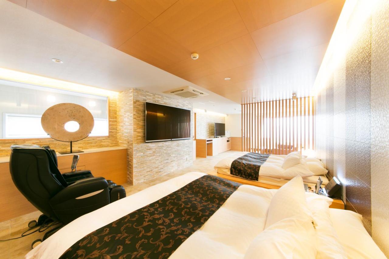 Hotel Lotus Toyonaka (Adults Only) Exterior photo